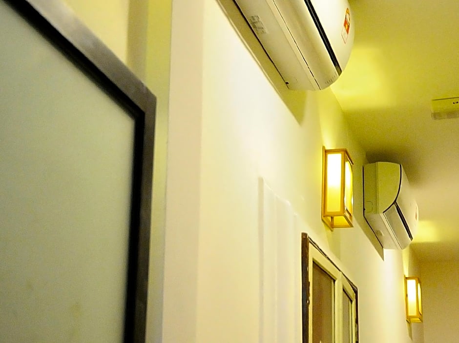 Thirty Three Stewart Houze Guest House