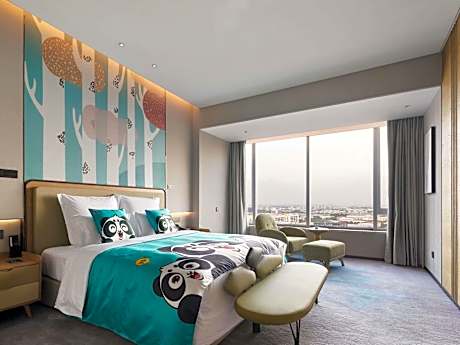 Premium Family King Room with City View