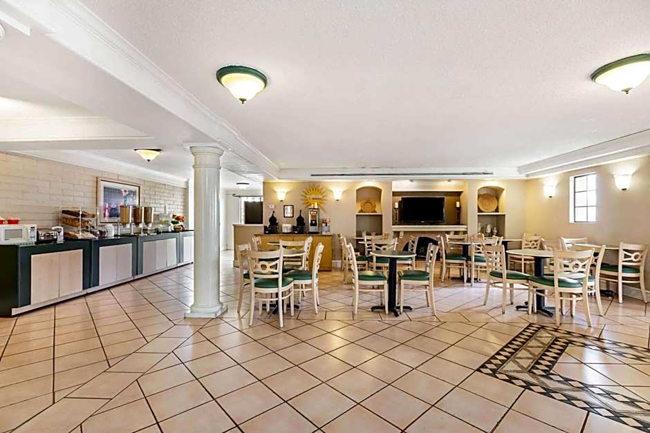 La Quinta Inn & Suites by Wyndham El Paso West