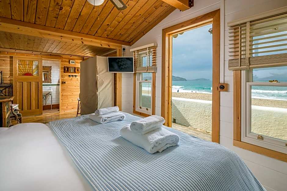 Tolcarne Beach Colonial Restaurant and Rooms