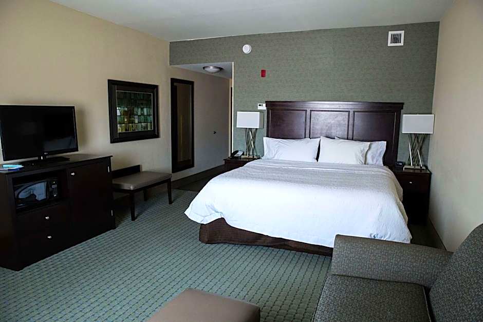 Hampton Inn By Hilton & Suites Bismarck Northwest