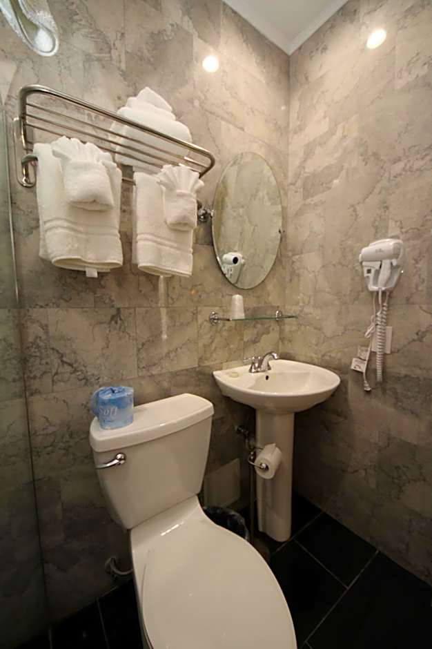 Hyde Park Hotel