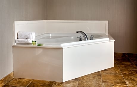 Suite King Bed With Jacuzzi