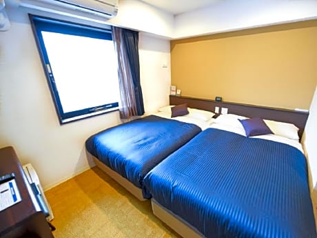 Twin Room - Non-Smoking