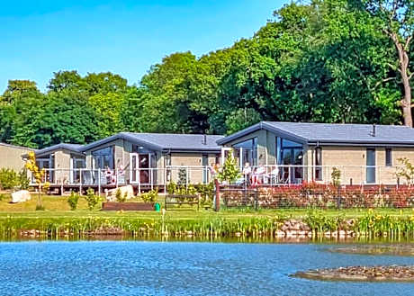 Lakeside Luxury Lodges