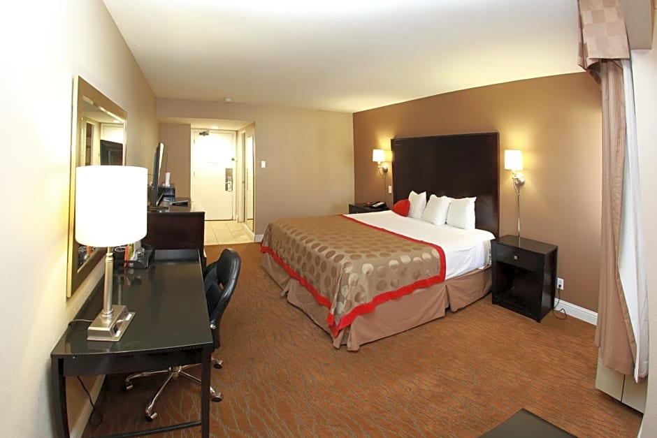 Ramada by Wyndham Fresno North