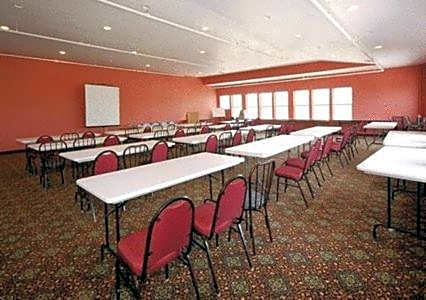 Crown Choice Inn & Suites Lakeview and Waterpark