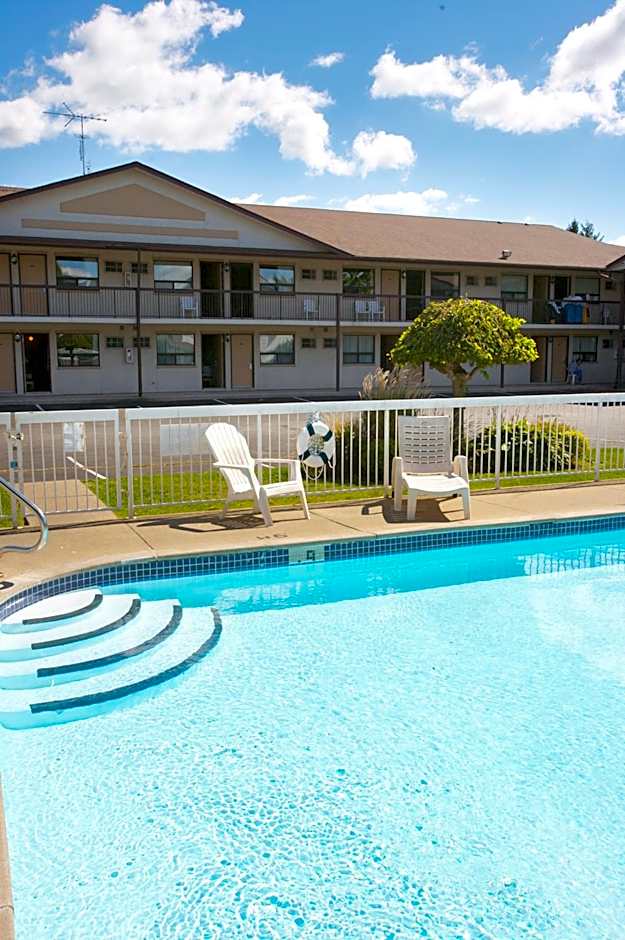 Howard Johnson by Wyndham Niagara Falls