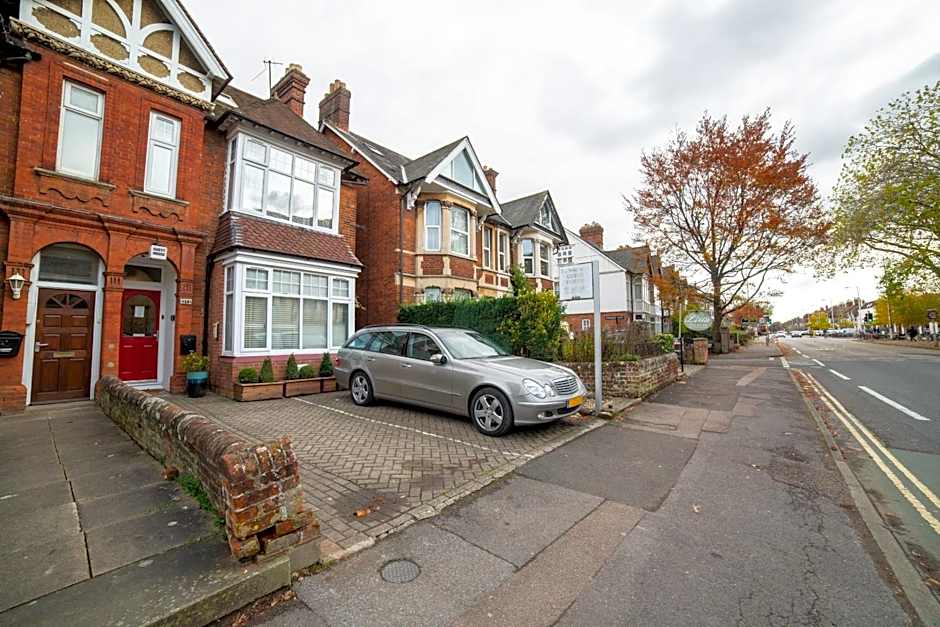 OYO Lonsdale Guest House