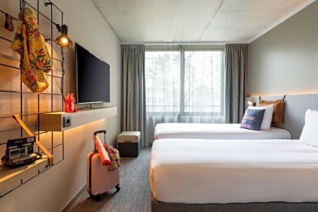 Moxy Sleeper Room with 2 Twin/Single Bed(s)
