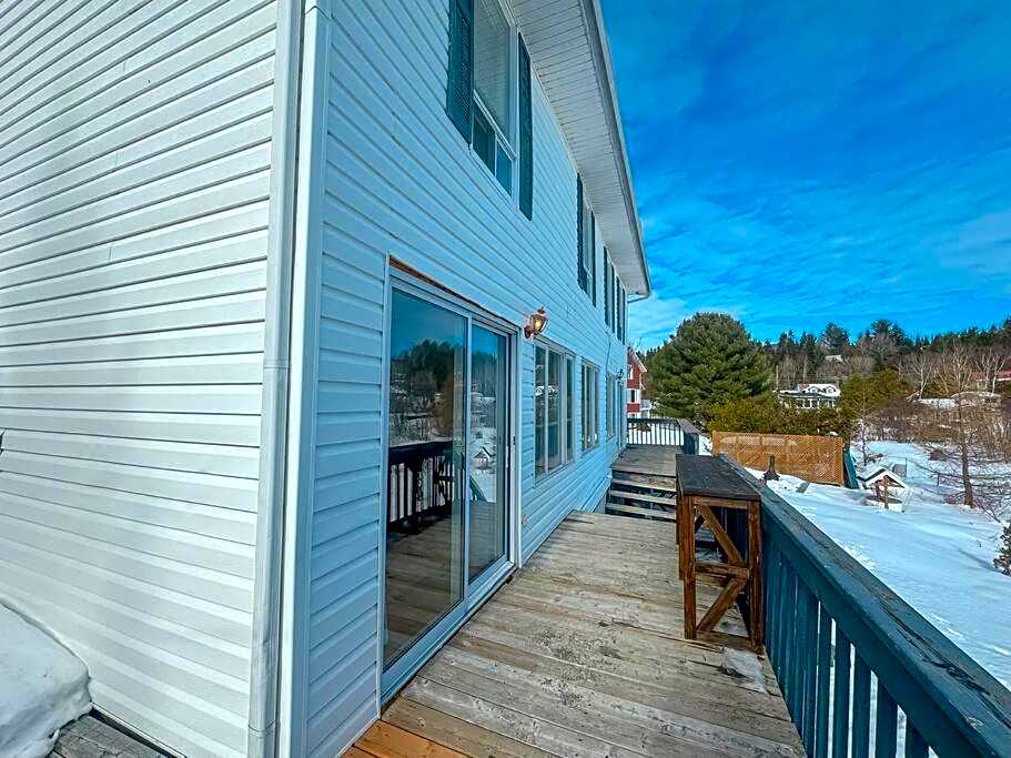 Bord du LAC, VUE magnifique