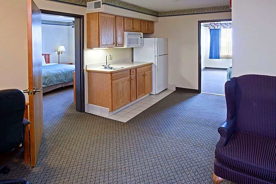 Country Inn & Suites by Radisson, Lansing, MI