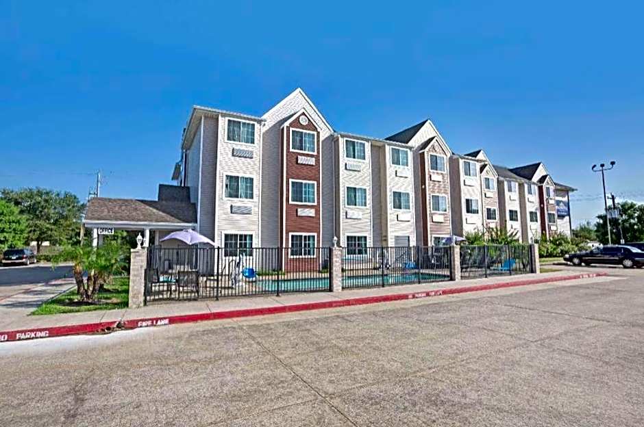 Microtel Inn & Suites By Wyndham Houston