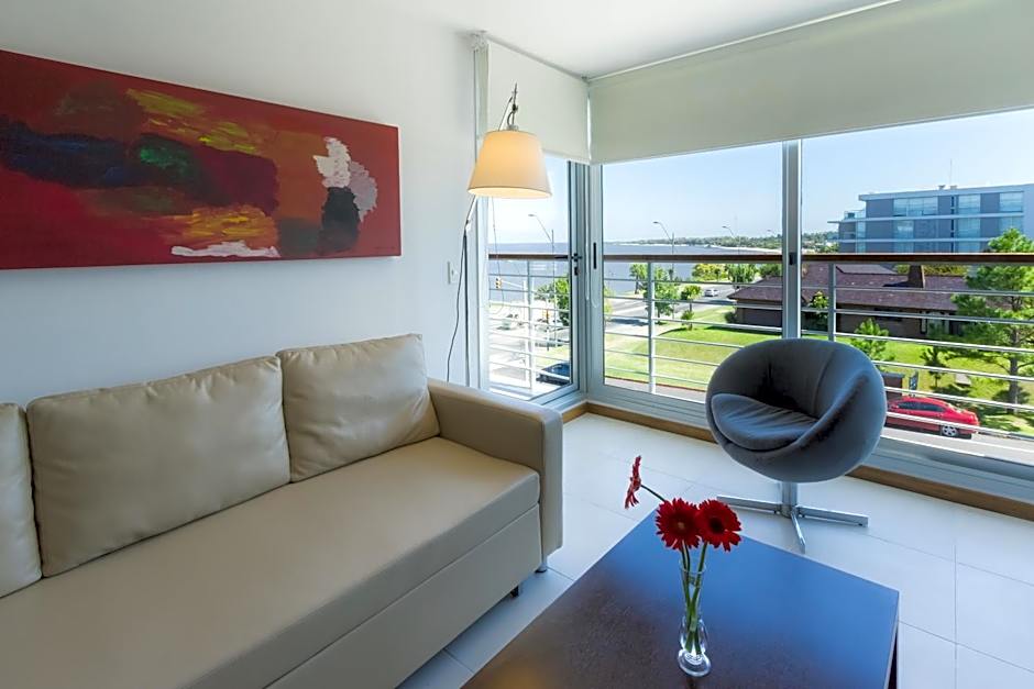 Real Colonia Hotel & Suites