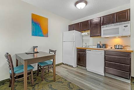 MainStay Suites Madison Airport