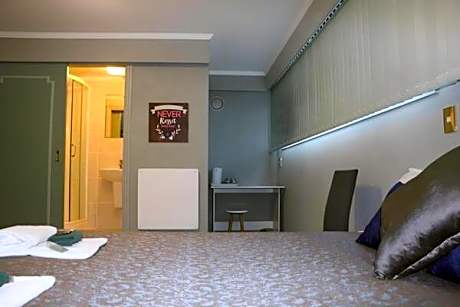 Queen Apartment (No Kitchen)