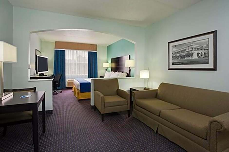 Holiday Inn Express & Suites Plant City By IHG