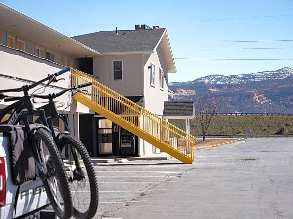 Balanced Rock Inn