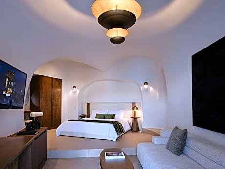 Deluxe Suite with Indoor Hot tub