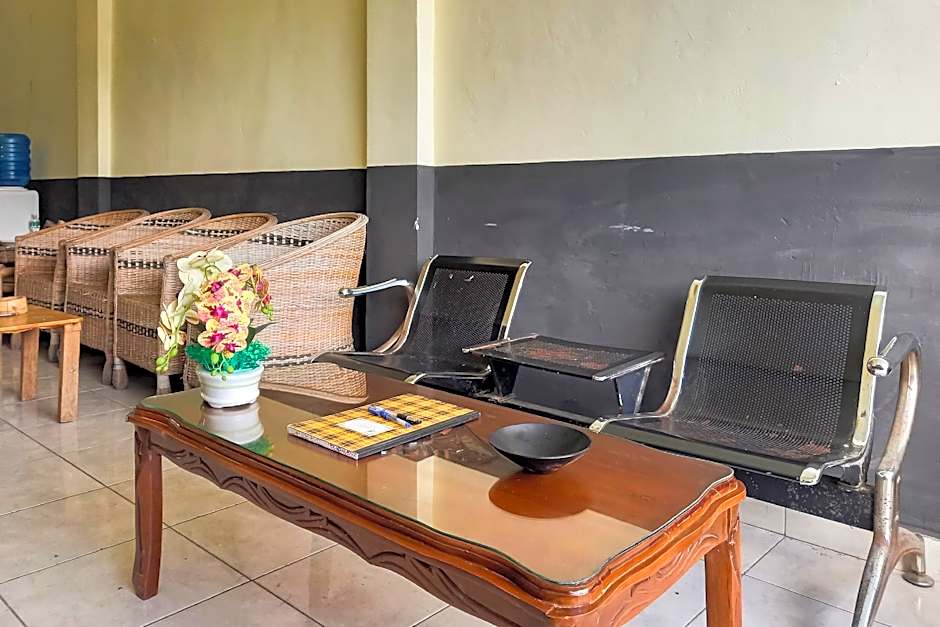 RedDoorz Syariah @ Penginapan Queen Sungai Penuh