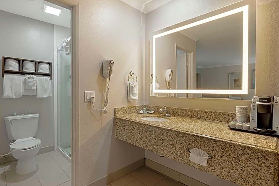 Best Western Courtesy Inn Hotel - Anaheim Resort at the Park