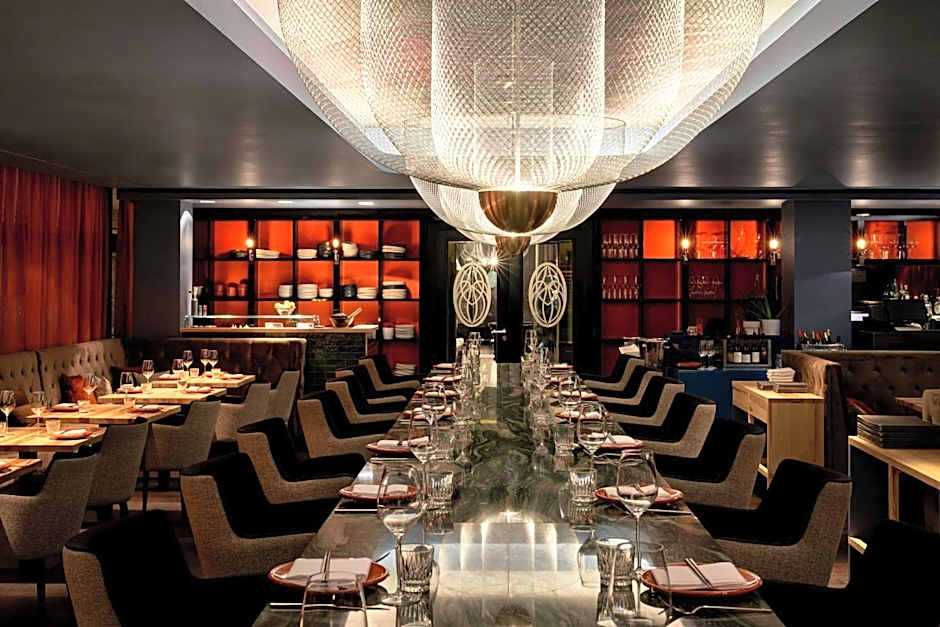 Roomers Frankfurt Central, Autograph Collection