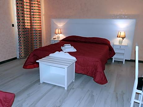 Quadruple Room with Private Bathroom