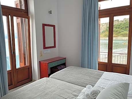 Double or Twin Room with Sea View