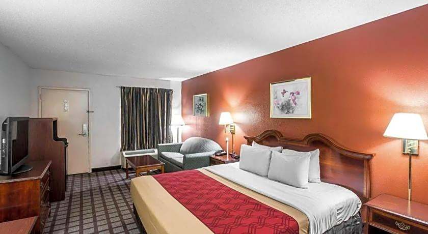 Econo Lodge South Garner