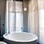 Amadomus Luxury Suites