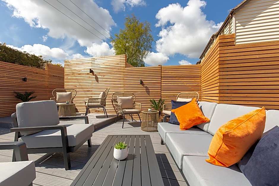 The Railway Hotel by Barefoot Retreats