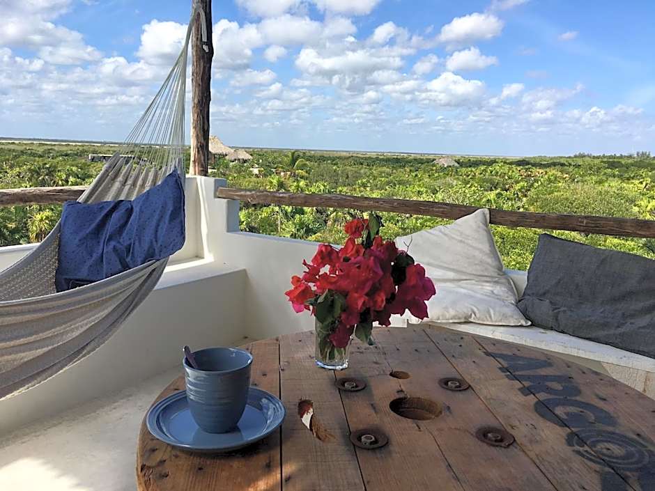 LunArena Barefoot Hotel