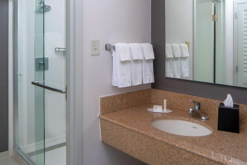 Courtyard by Marriott Memphis East/Park Avenue
