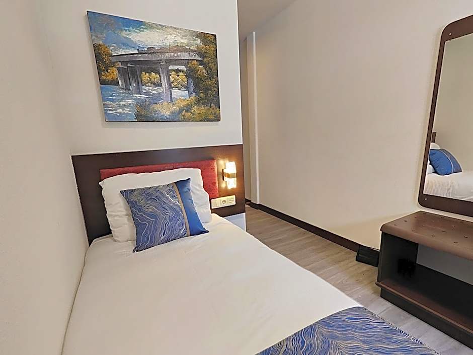 CN-Hotel
