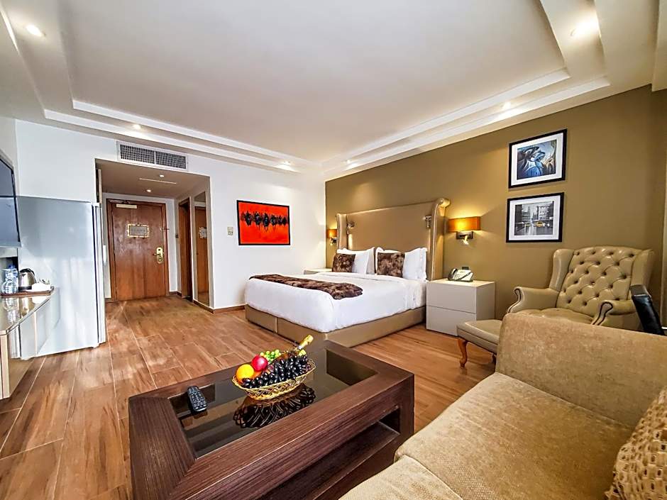 Victoria Crown Plaza Hotel