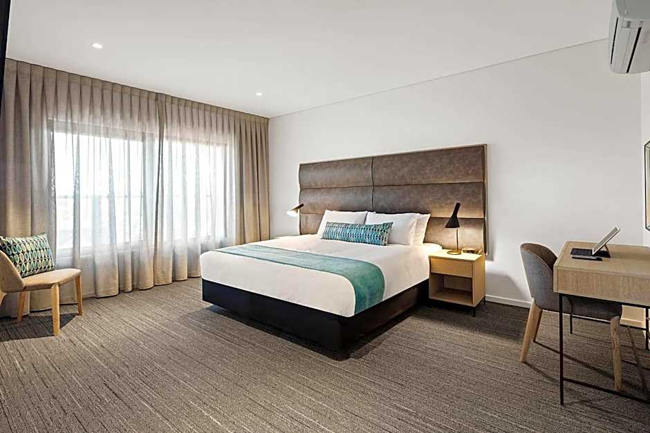 QUALITY HOTEL LAKESIDE