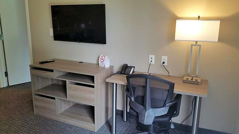 Super 8 by Wyndham Mont Laurier