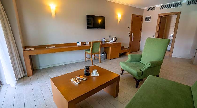 RENKA HOTEL & SPA