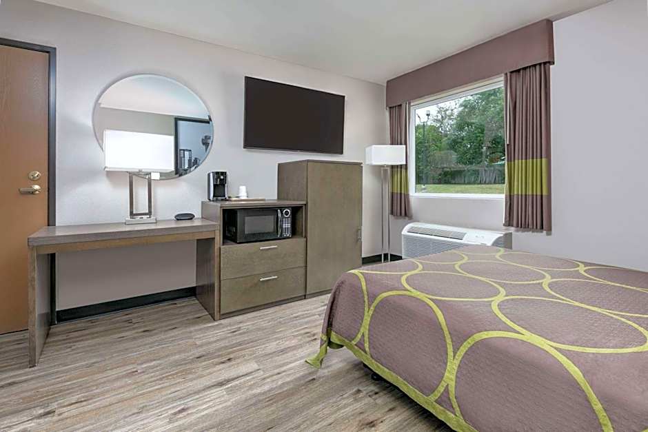 Super 8 by Wyndham Waxahachie TX