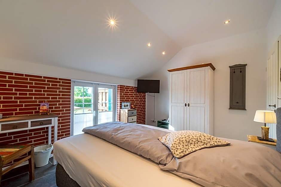 INSEL-LAND-HOTEL MICHAELSEN -Boutique Hotel- im Ostland mit Yoga u Sauna