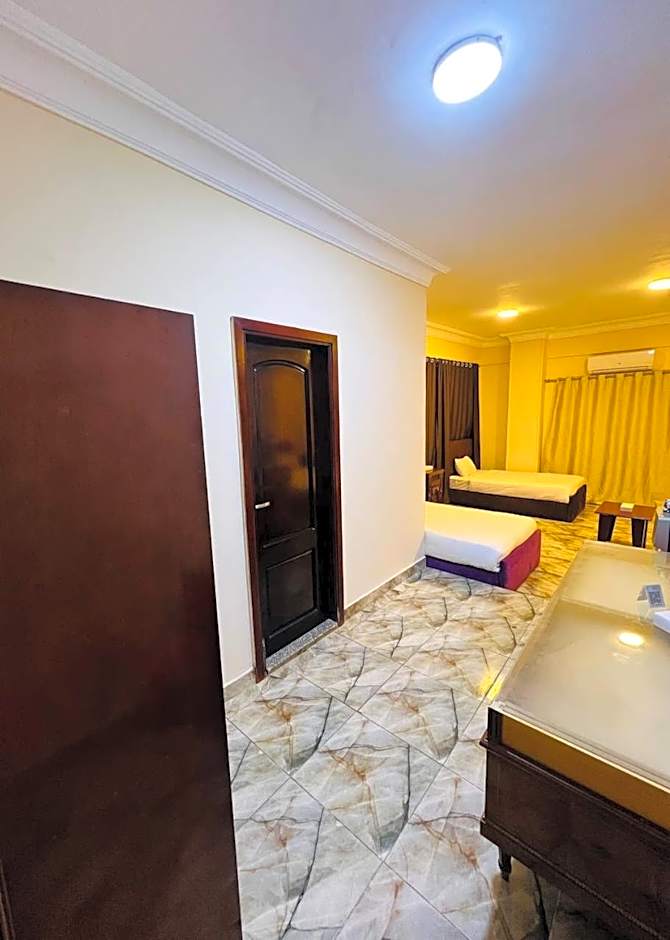 Turquoise Pyramids palace