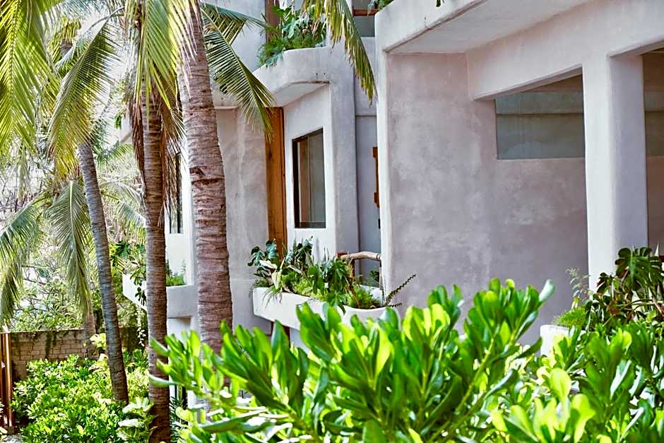 Casa Leah - Full Ocean View Apartment- Zicatela - AC in Bedroom - Steps To Beach - Steps to la Punta