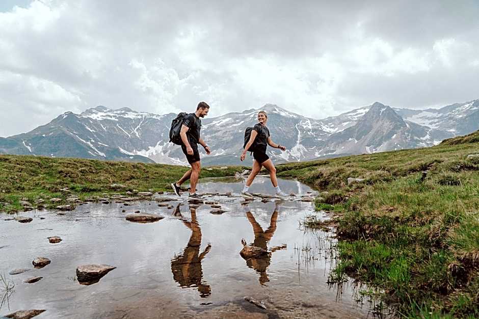 Österreichischer Hof-im Bademantel direkt in die Alpentherme
