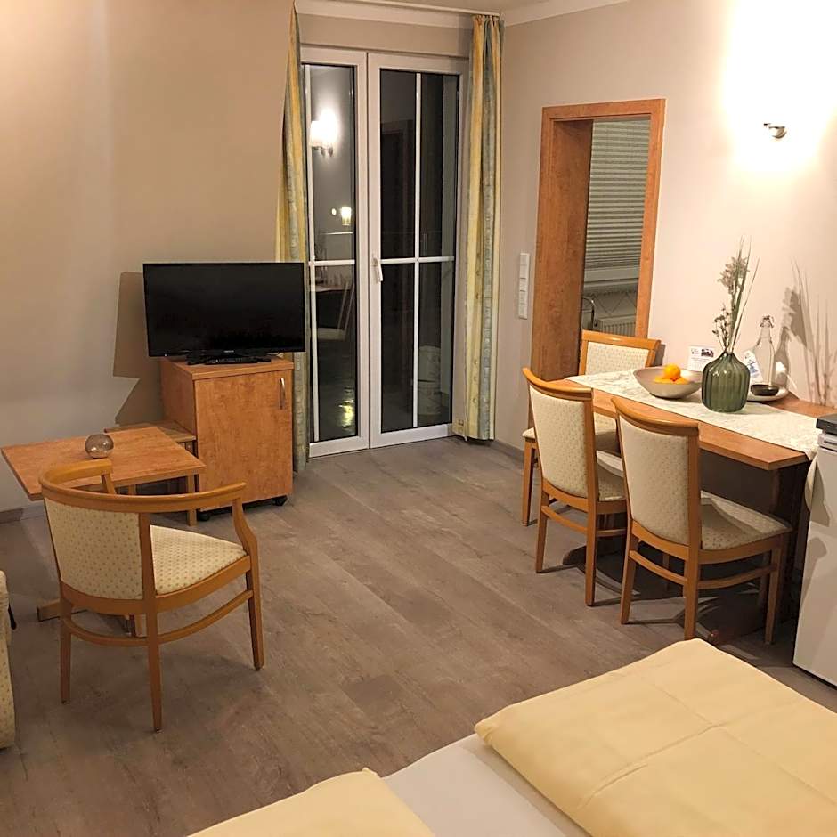 Hofgut Langenborn Wohnen auf Zeit möblierte Apartments Aschaffenburg Alzenau Frankfurt