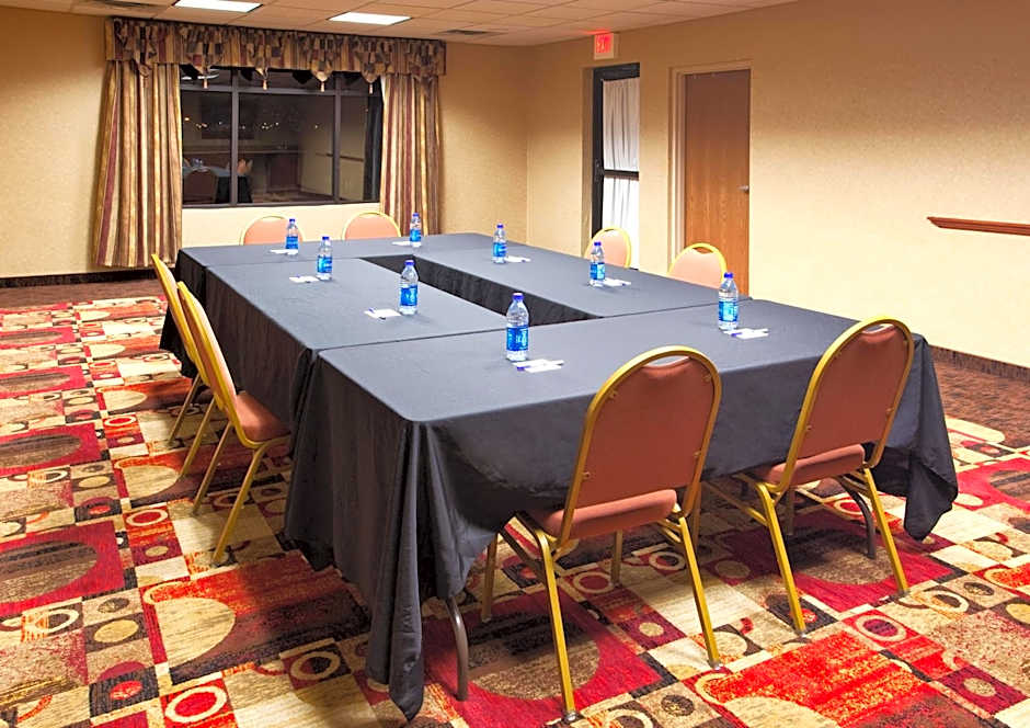 Holiday Inn Express & Suites Bowling Green by IHG