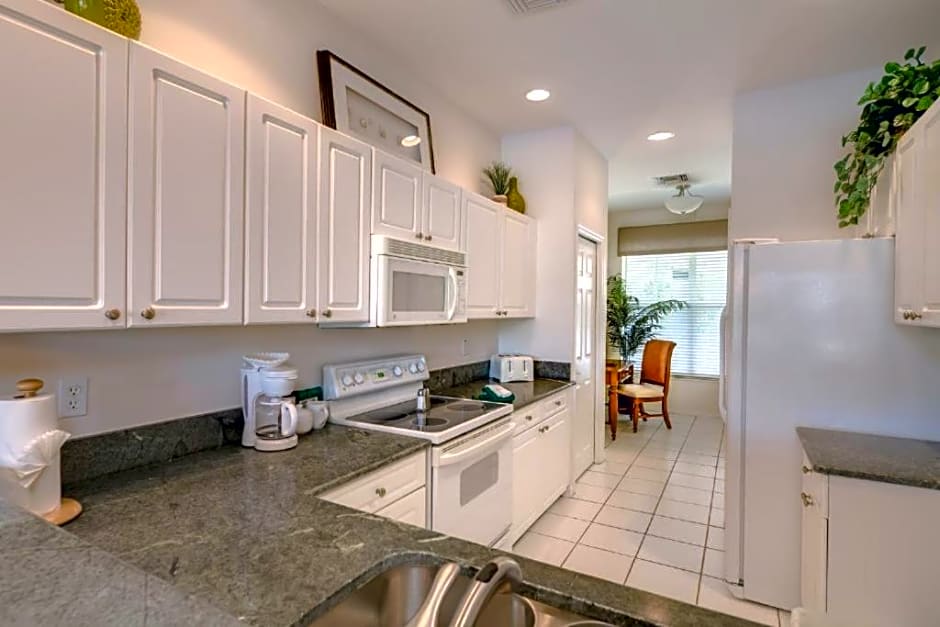 GreenLinks Golf Villas at Lely Resort
