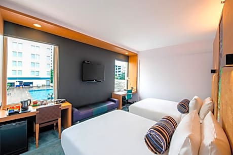 Splash Room, 2 Queen,Pool view - Bundled Inclusions