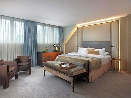 Superior King Suite with Lounge and Wellness Access