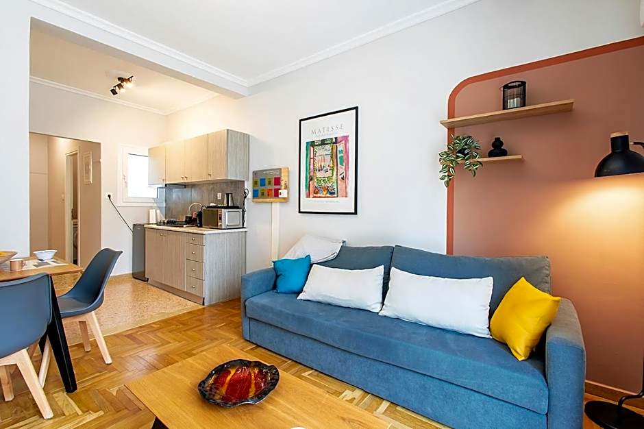 Aris123 by Smart Cozy Suites - Apartments in the heart of Athens - 5 minutes from metro - Available 24hr