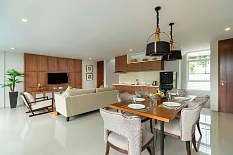 Three Bedroom Pool Villa king bed